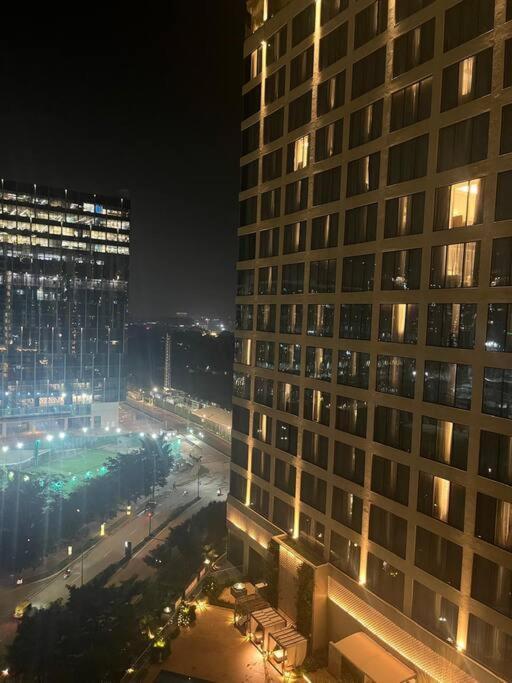 Luxury Retreat At Bhartiya Apartment