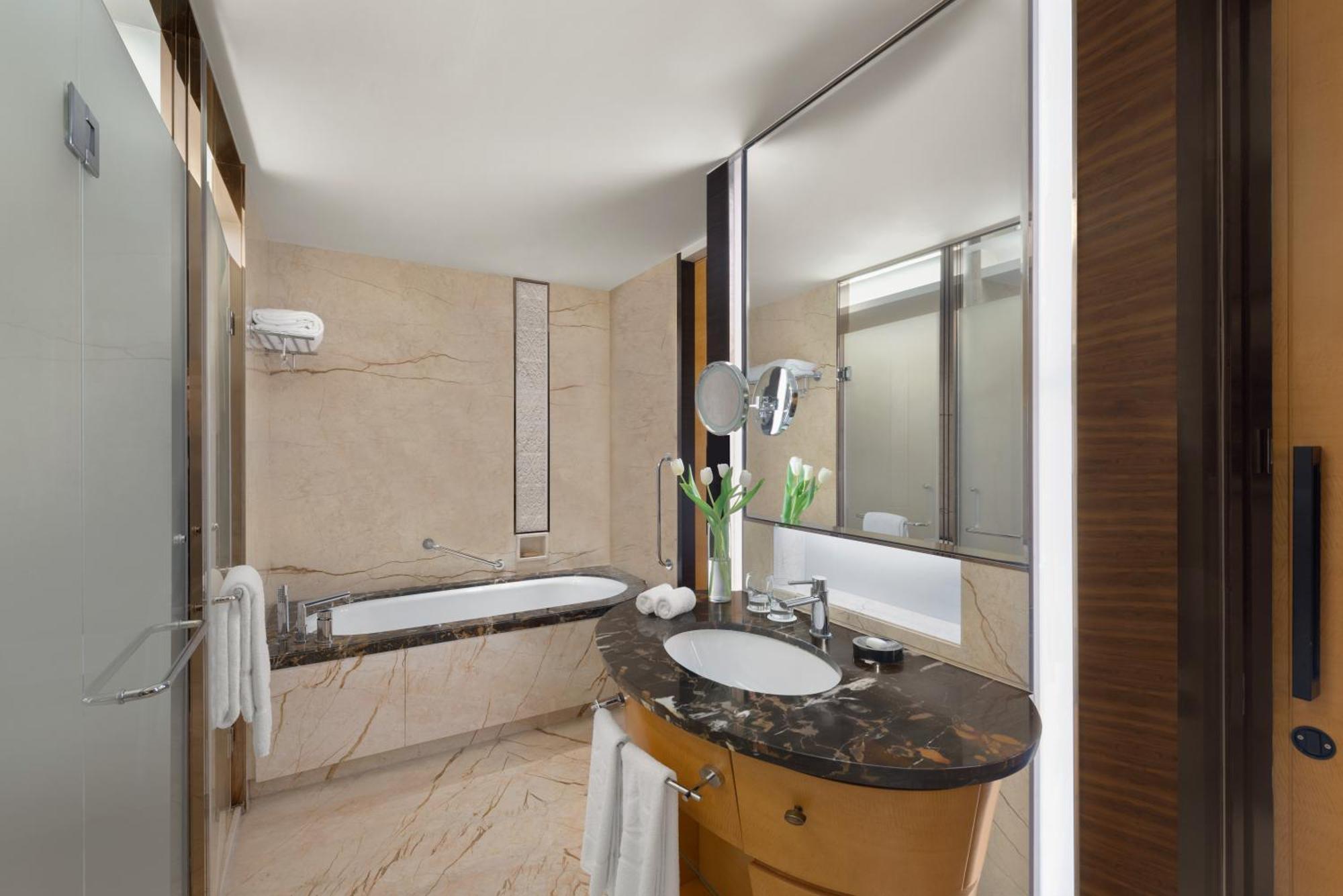 Hotel Shangri-la Bangalore