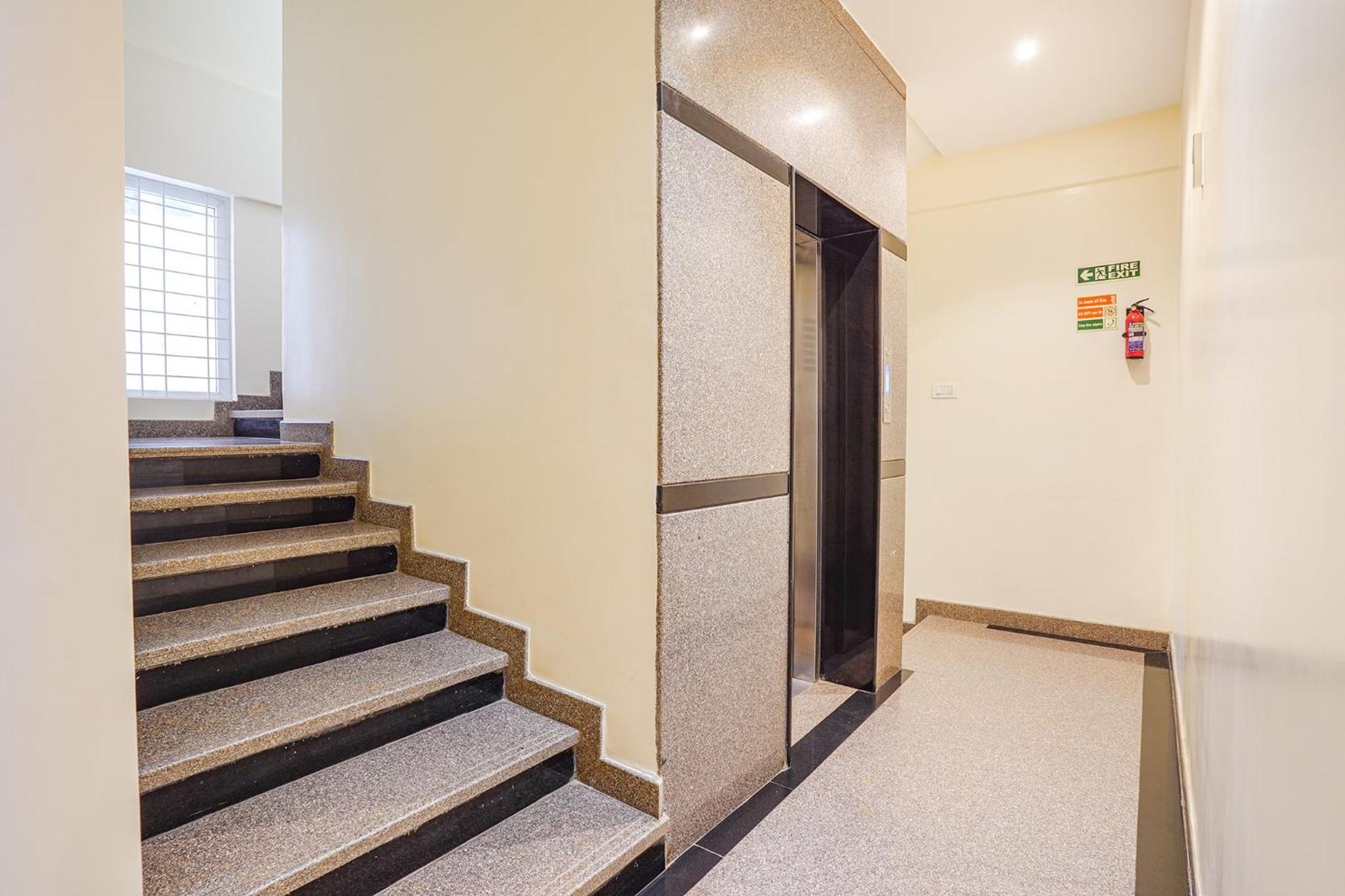Fabhotel Northern Suites - Kundalahalli Main Road Hotel Bangalore