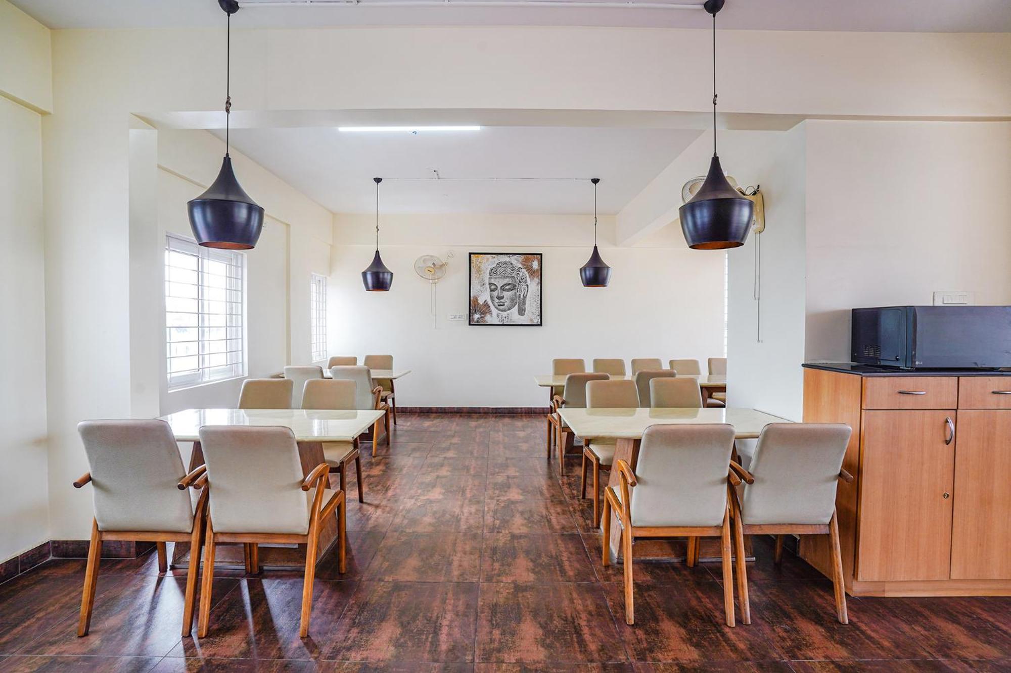 Fabhotel Northern Suites - Kundalahalli Main Road Hotel