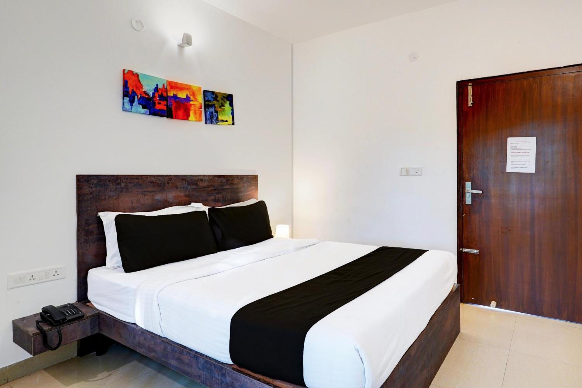 Super Townhouse Hebbal Bhadrappa Layout Hotel 4*
