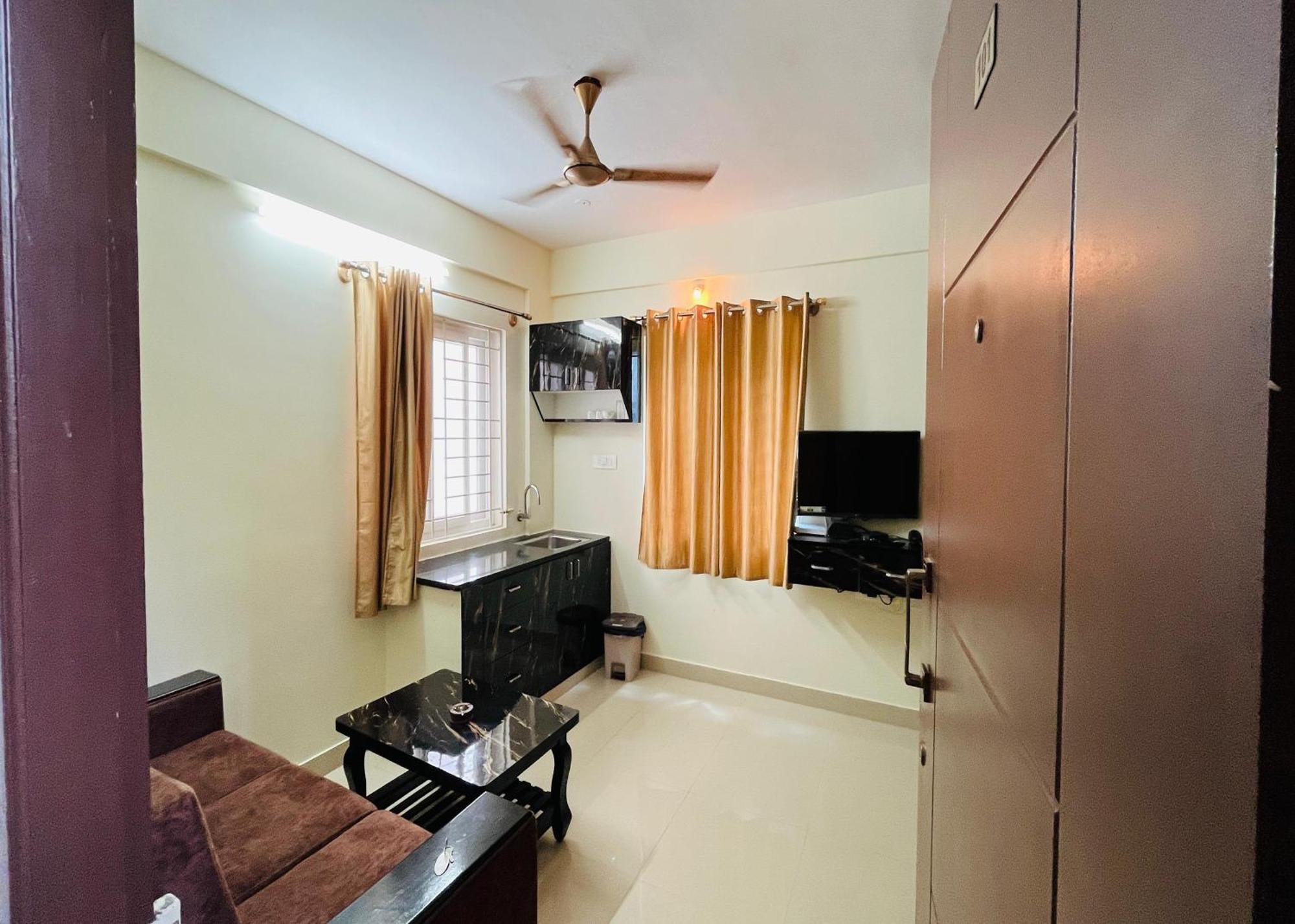 Marvel Comforts Near Fortis Hospital, Bannerghatta Road Hotel