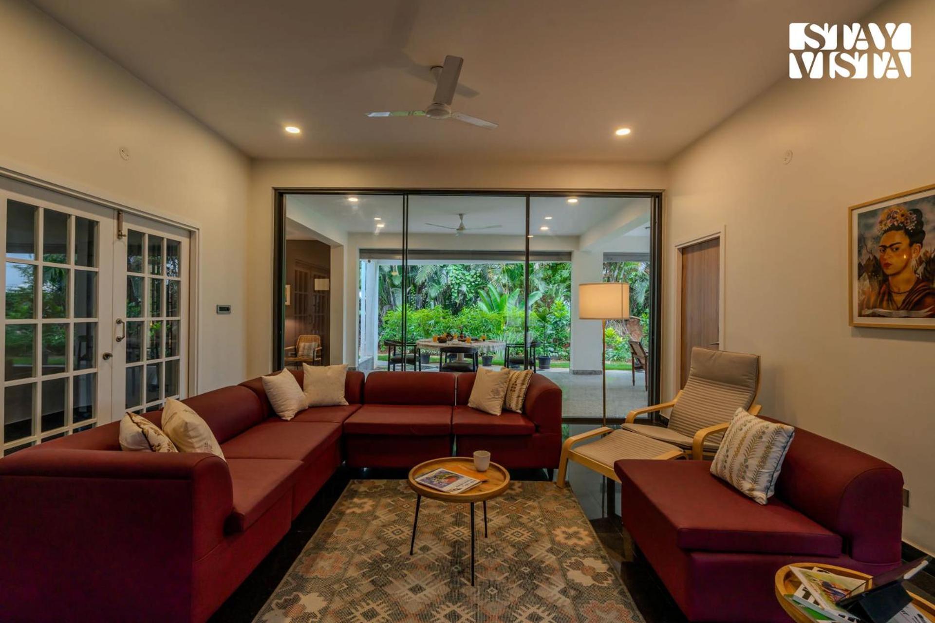 Villa Stayvista At The Lakeshore With View, Wifi, Garden *