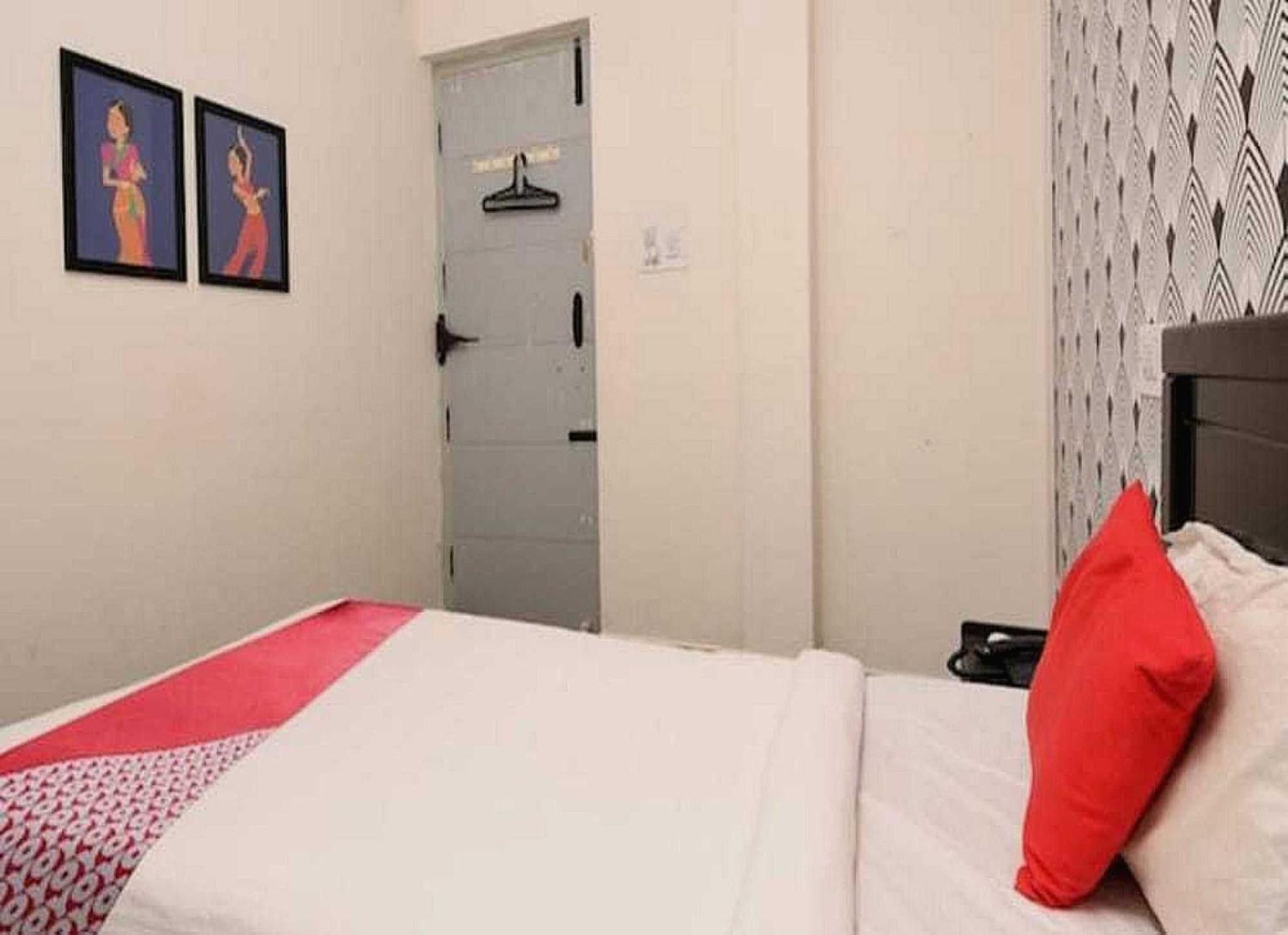 Hotel Spot On Happy Near Sri Amruth Chithra Mandira Bangalore