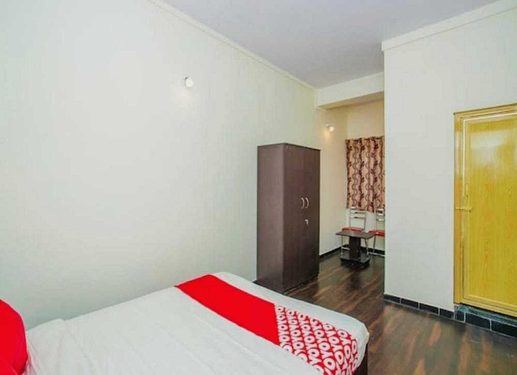 Hotel Spot On Happy Near Sri Amruth Chithra Mandira