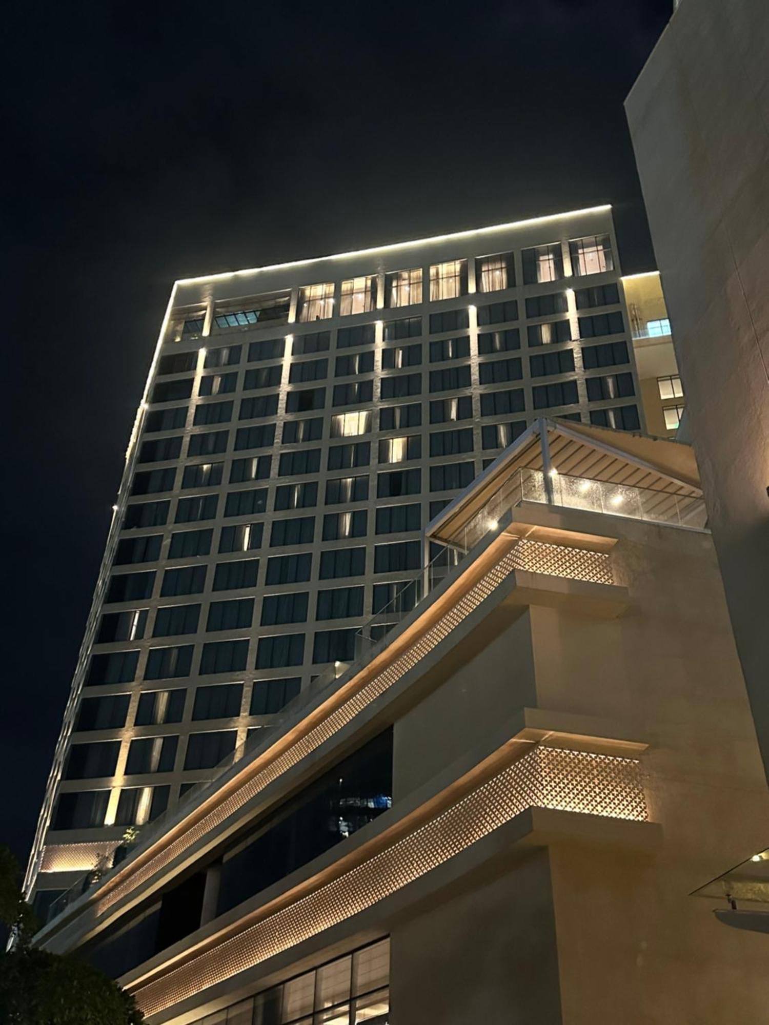 Luxurious In Leelaresidency Near Airport And Manyata Tech Park Apartment *