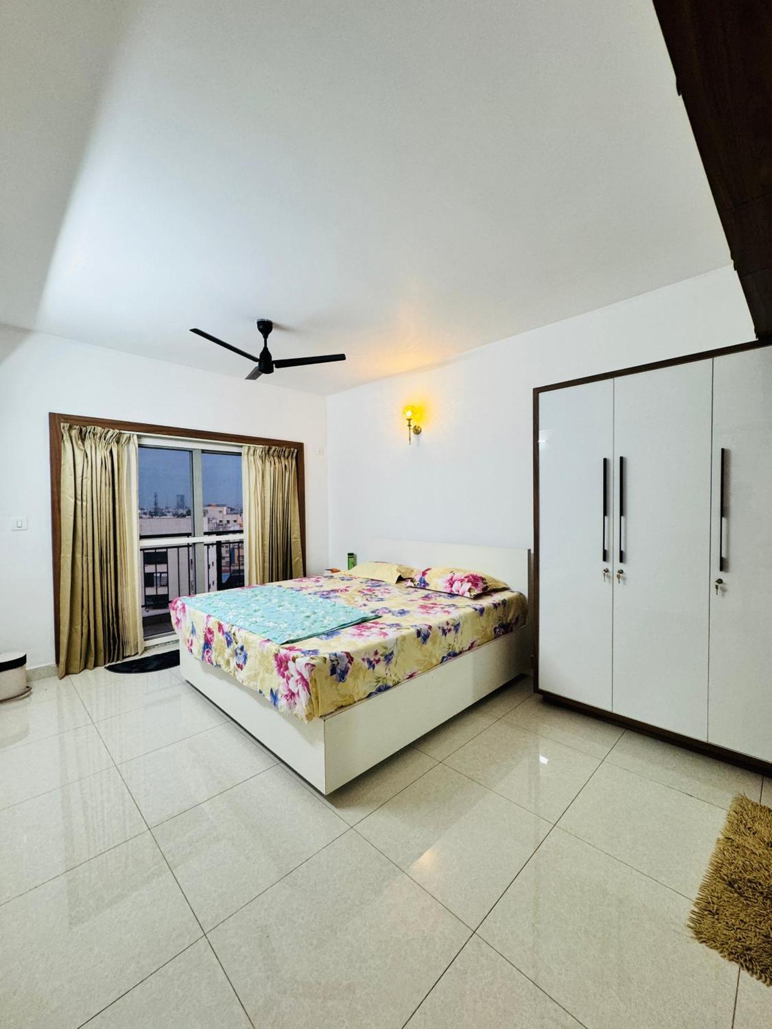 6floor In Society Ecity Ph2 Near Tcs Tech Mahindra Bangalore
