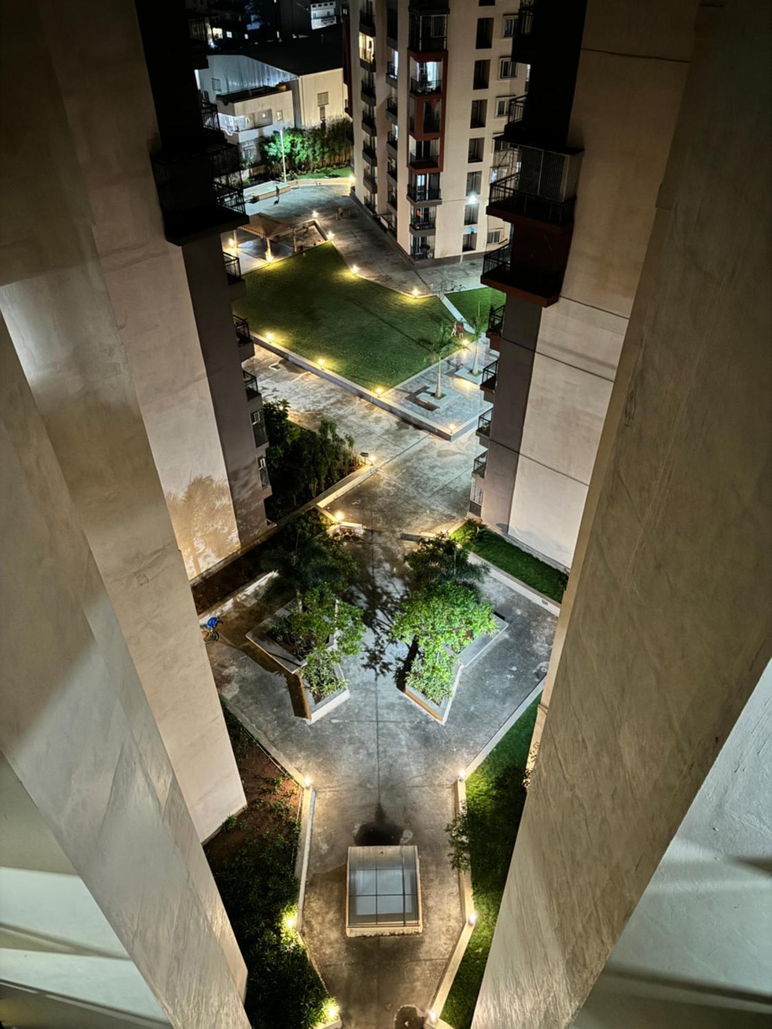 6floor In Society Ecity Ph2 Near Tcs Tech Mahindra Homestay