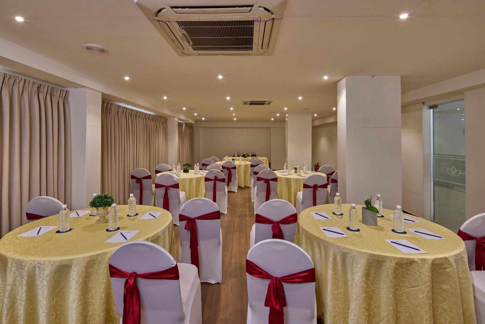 Hotel Grand Continent Brookefield 4*