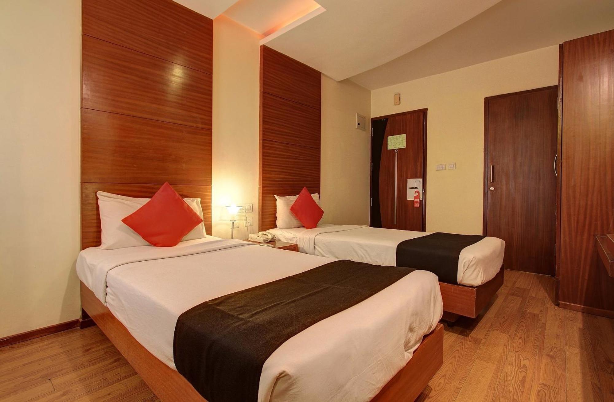 Collection O Sri Sai Palace Hotel Bangalore