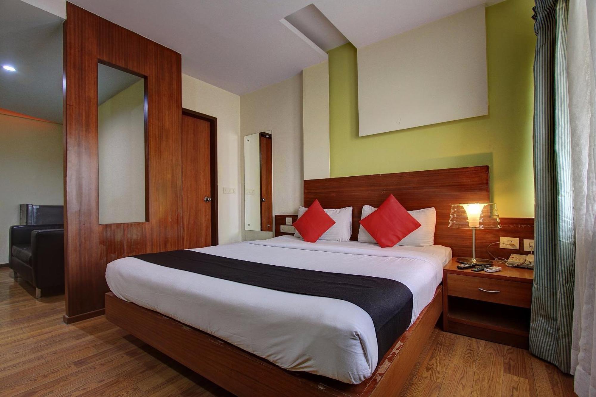 Collection O Sri Sai Palace 4*