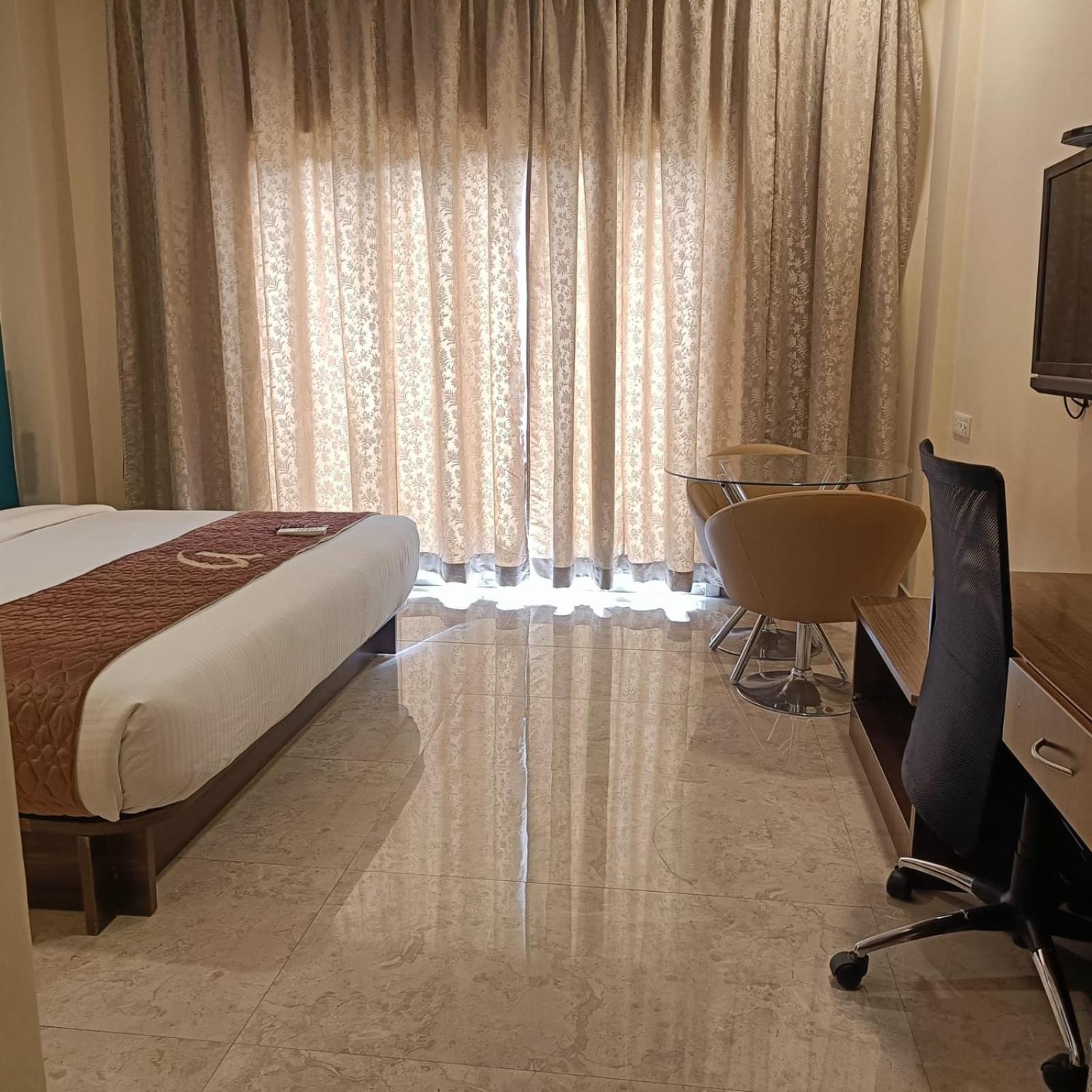 Astra & Whitefield Near To Nallurahalli Metro Station And Ktpo 3*