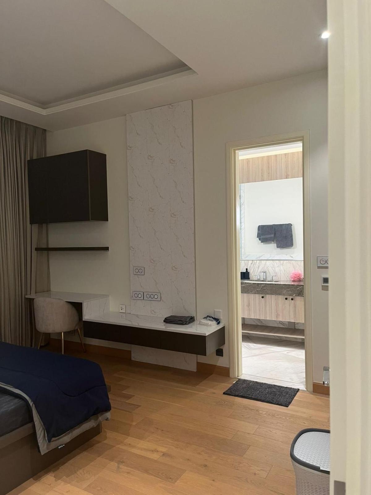 Apartment Luxury Retreat At Bhartiya