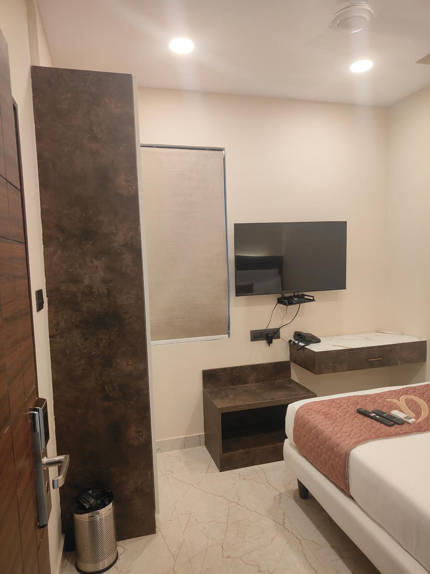Astra And - Sector 7 Hsr Layout Hotel 3*