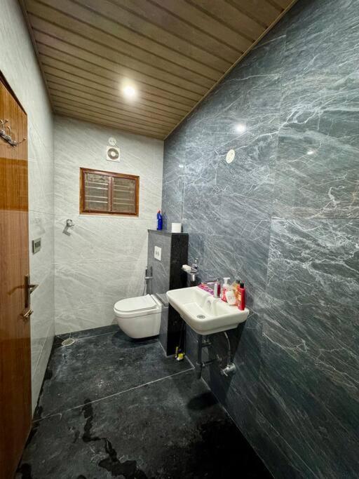 Ultra Luxurious 4 Floor *