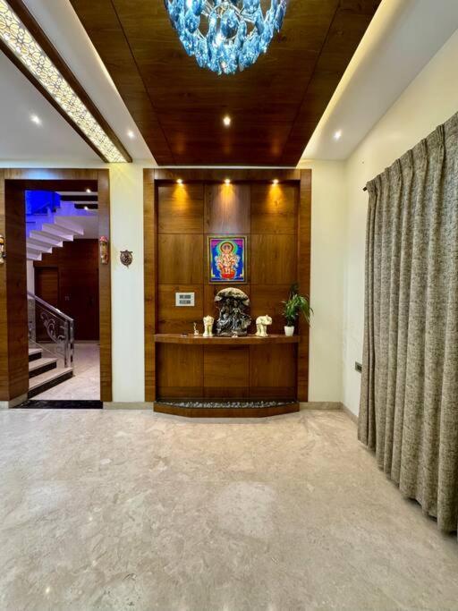 Ultra Luxurious 4 Floor