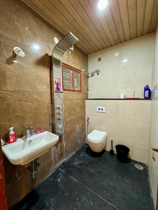Ultra Luxurious 4 Floor *