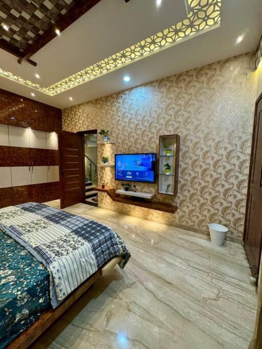 Ultra Luxurious 4 Floor Bangalore