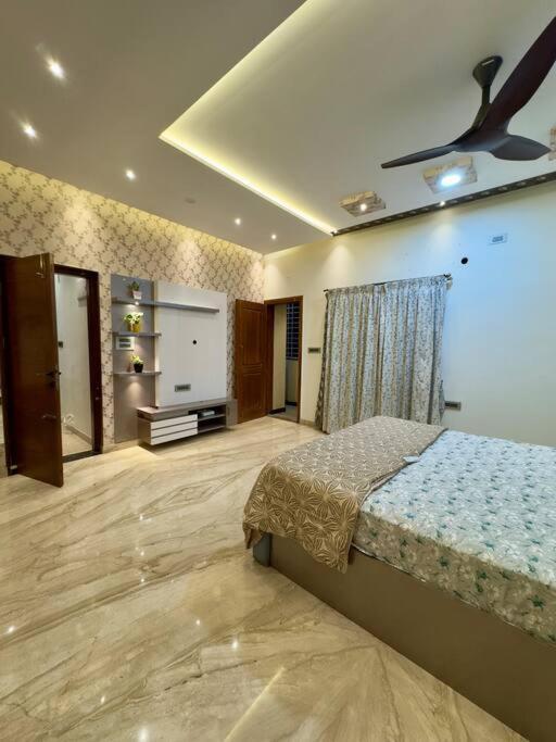 Ultra Luxurious 4 Floor *