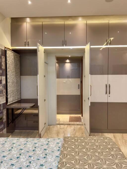Ultra Luxurious 4 Floor