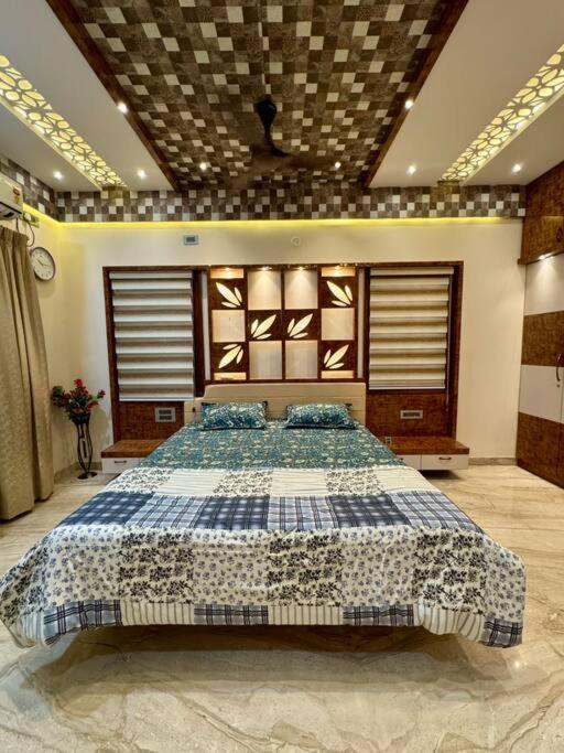 Ultra Luxurious 4 Floor *