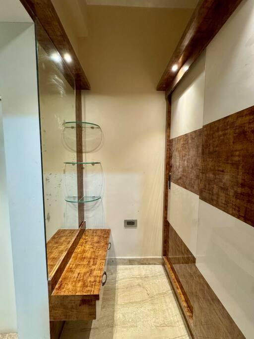 Ultra Luxurious 4 Floor Villa *