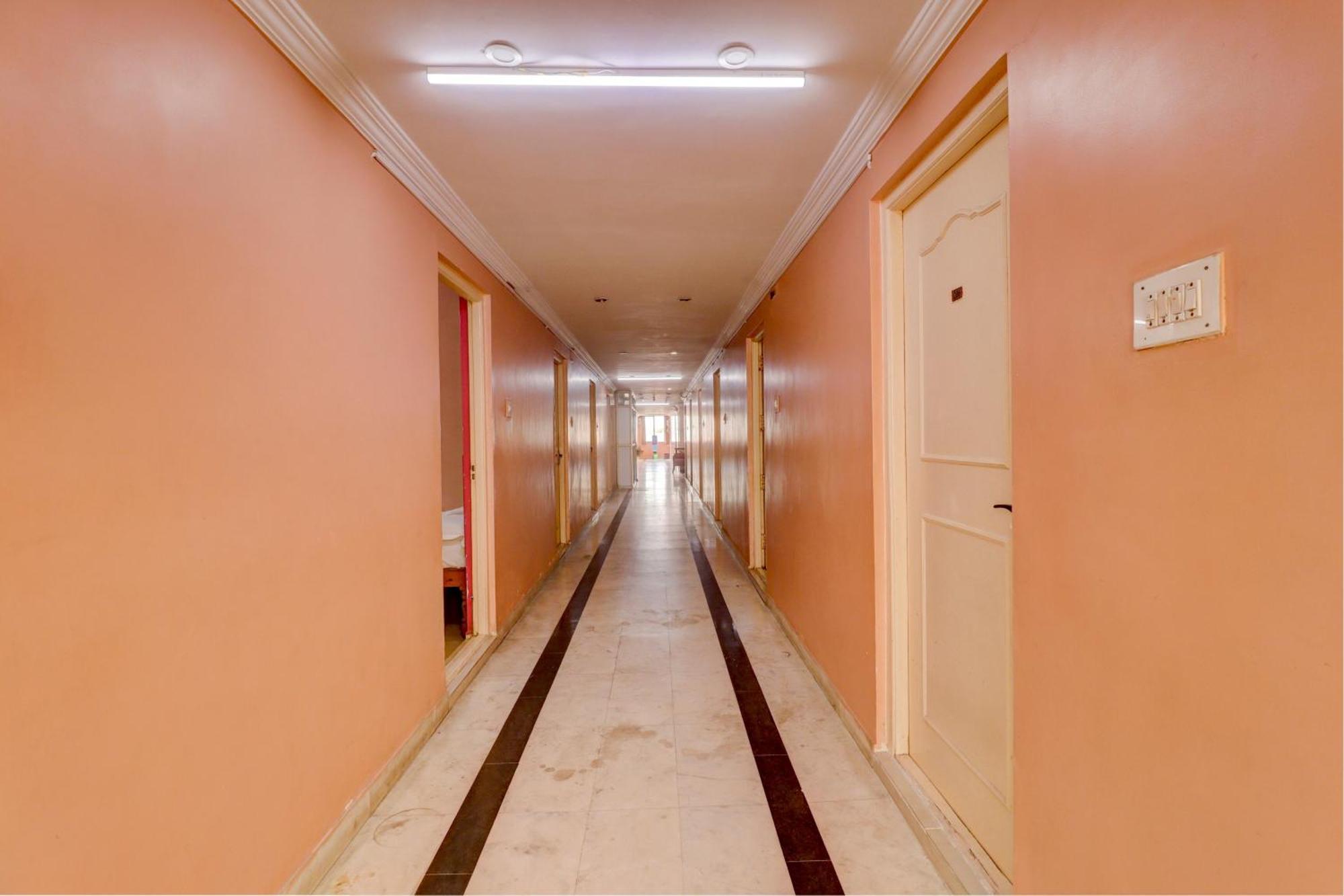 Hotel Collection O Royal Comfort 3*