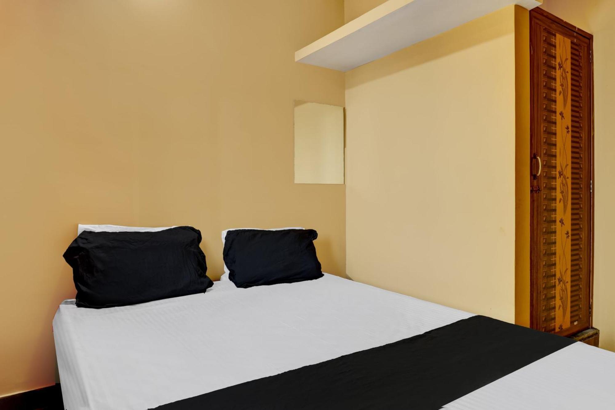 Collection O Waiterly Boarding & 4* Bangalore