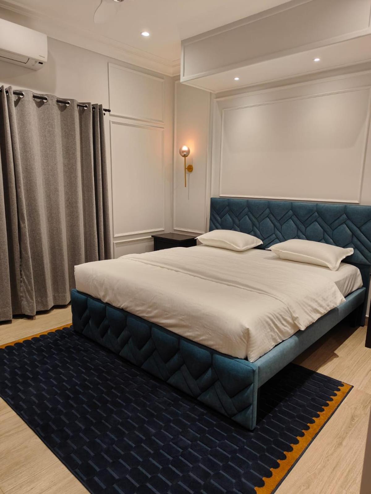 Elegance & Comfort Near Mg Road * Bangalore