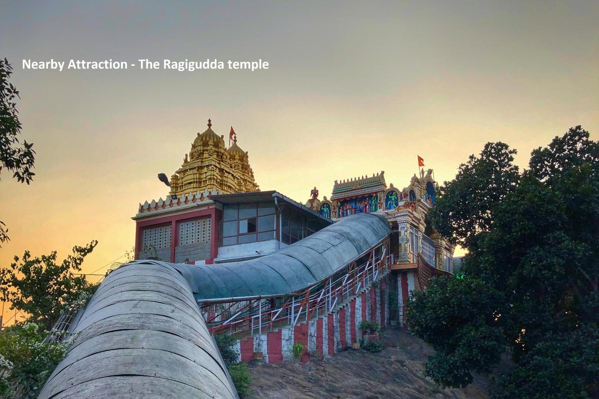O Varcity Phi Premium Pavilion ,above Hdfc Bank ,near Anjaneya Temple Madiwala, Hosur Main R 4*