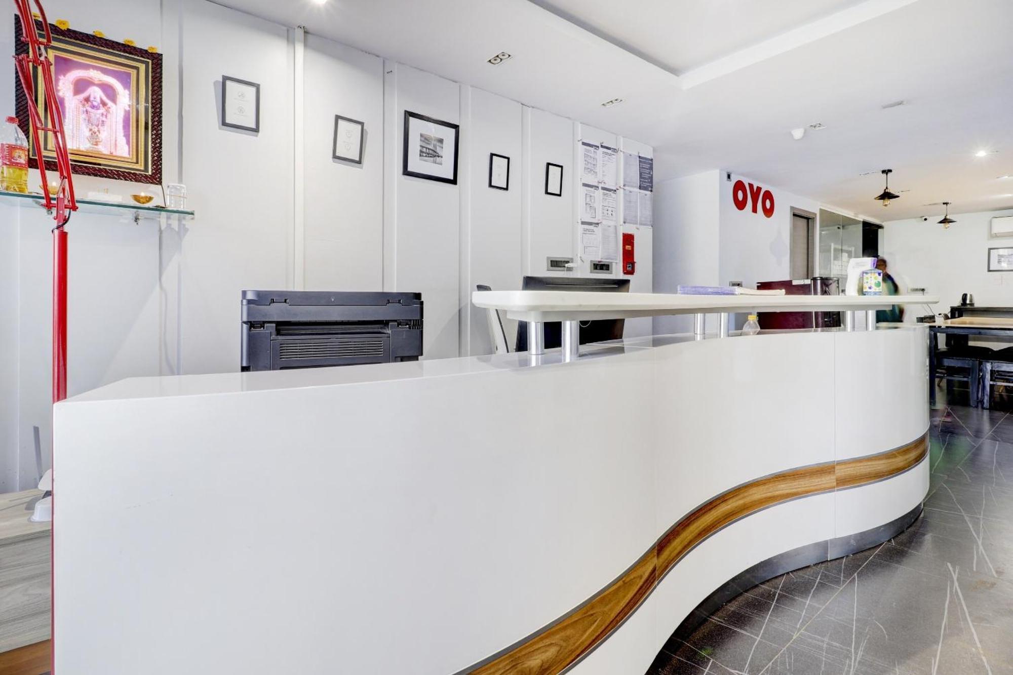 Sleek Townhouse Galexia And