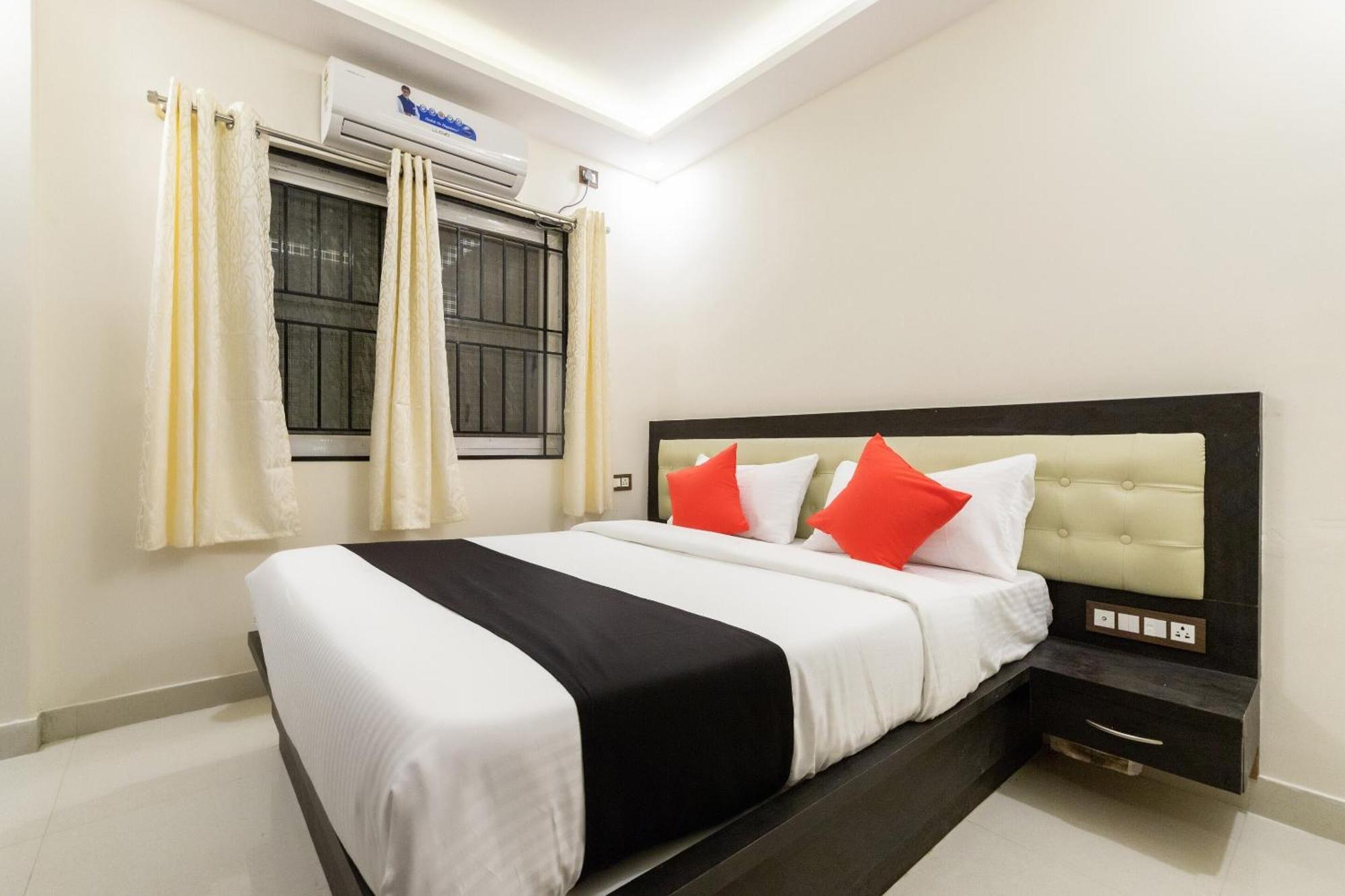 Hotel Super Capital O Regal Bangalore