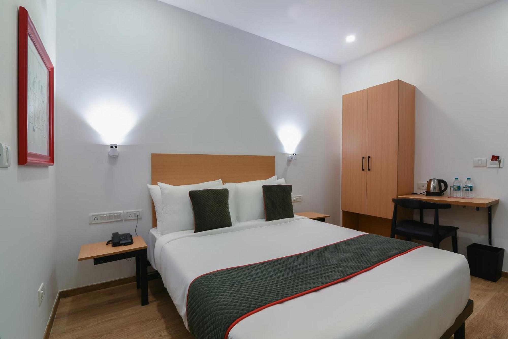 Super Townhouse Spruce Bellandur Hotel