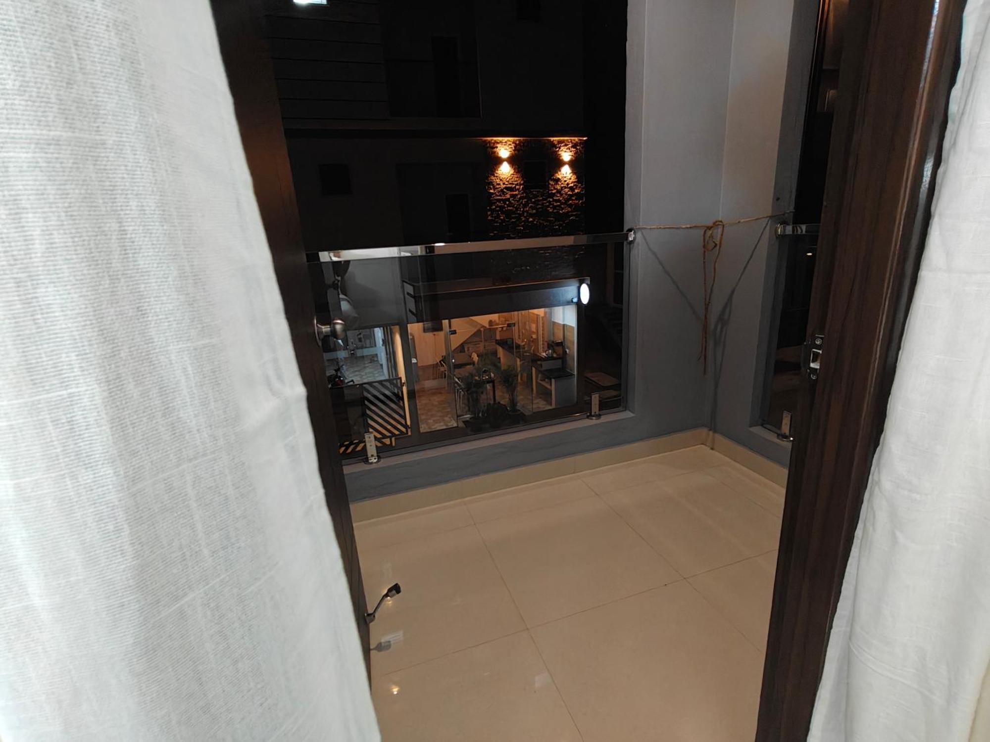 3 Tales Hotel *