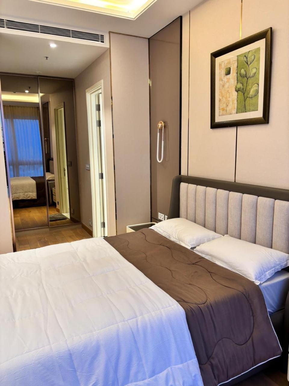 Luxurious In Leelaresidency Near Airport And Manyata Tech Park Apartment