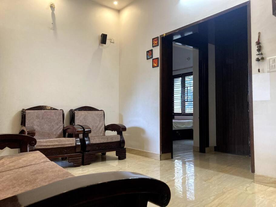 Premium 1 Bhk With 2 Balconies Holiday home *