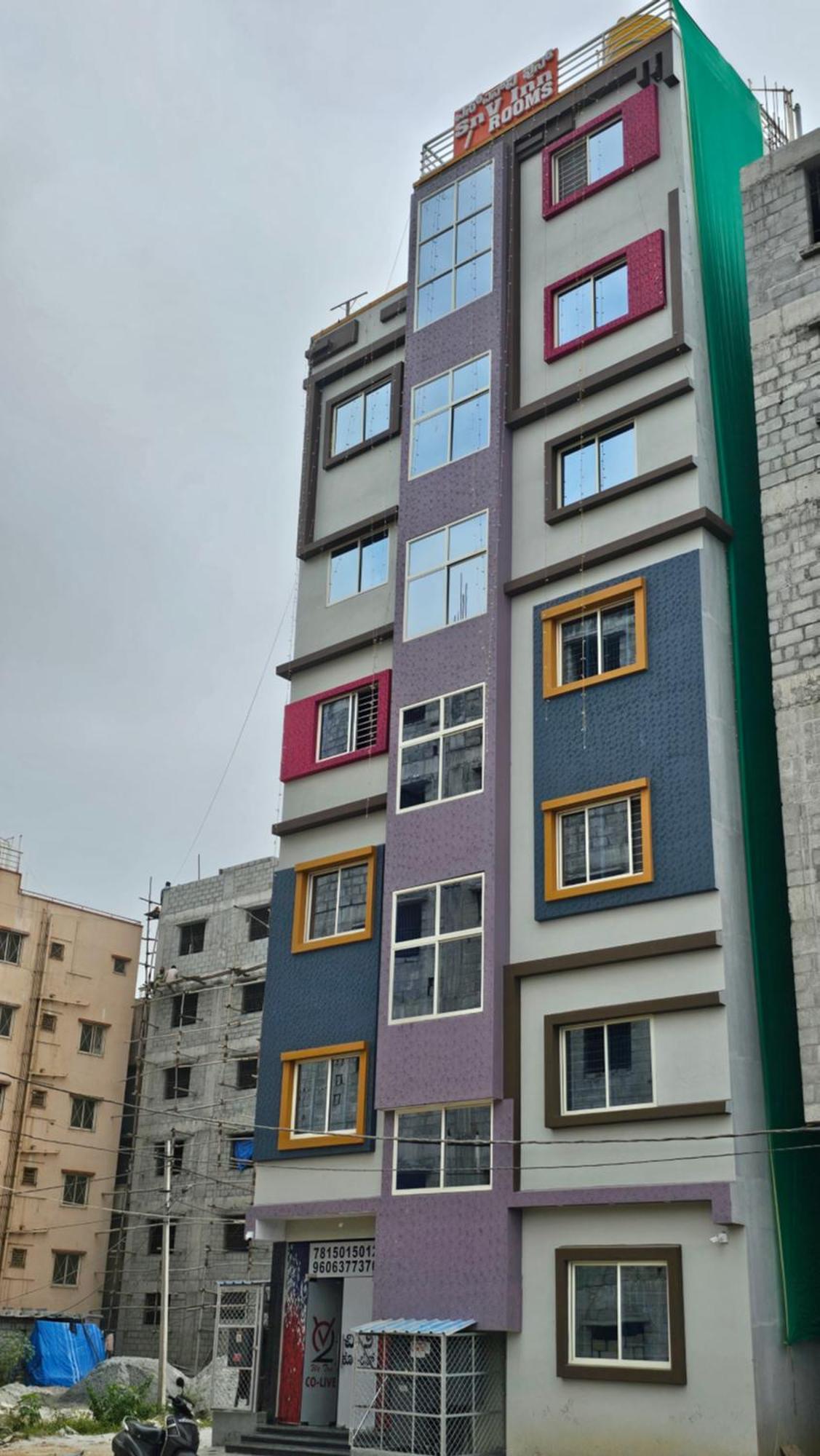 V2 Hotel