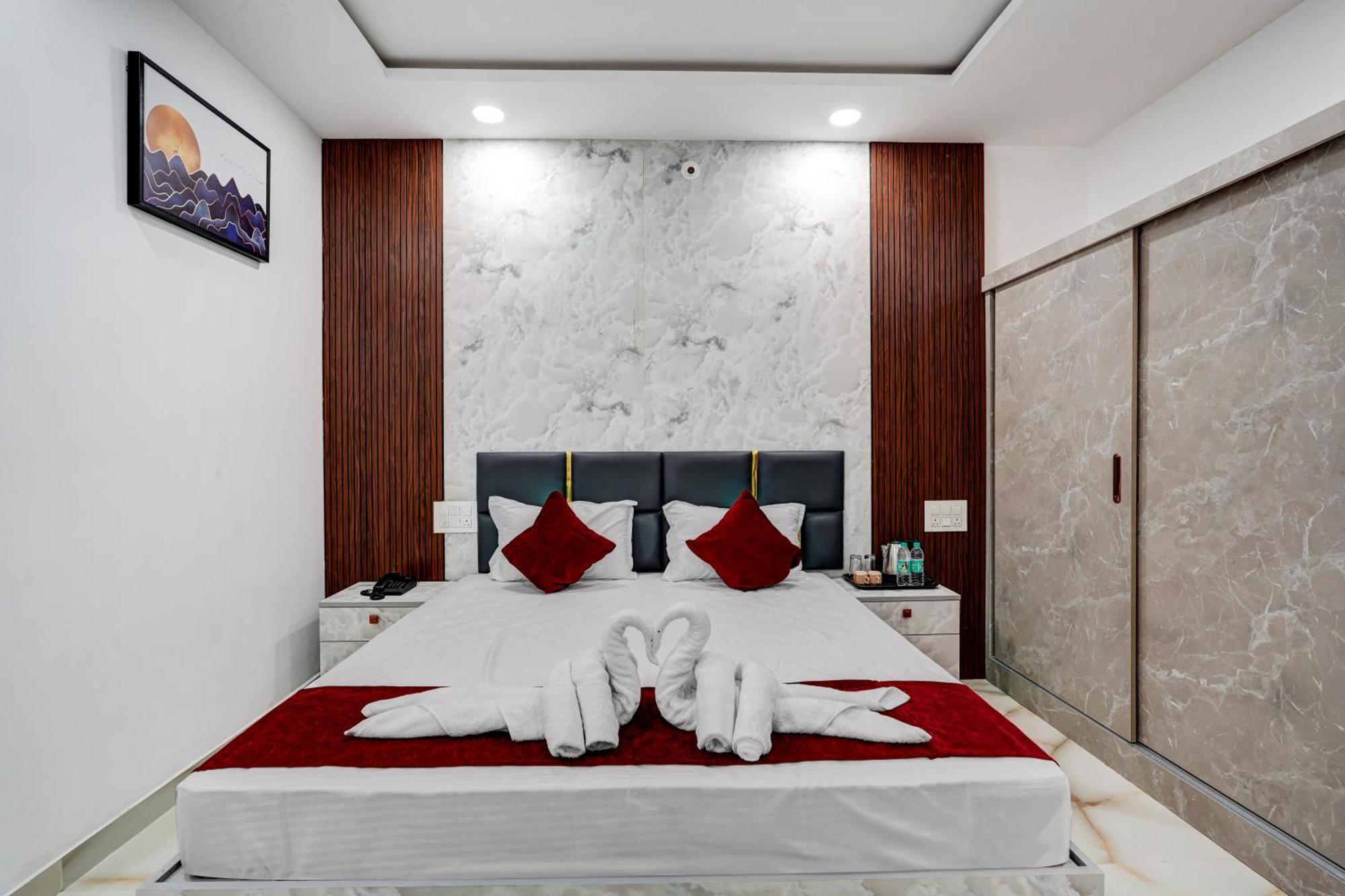 Hotel Sky Blue And