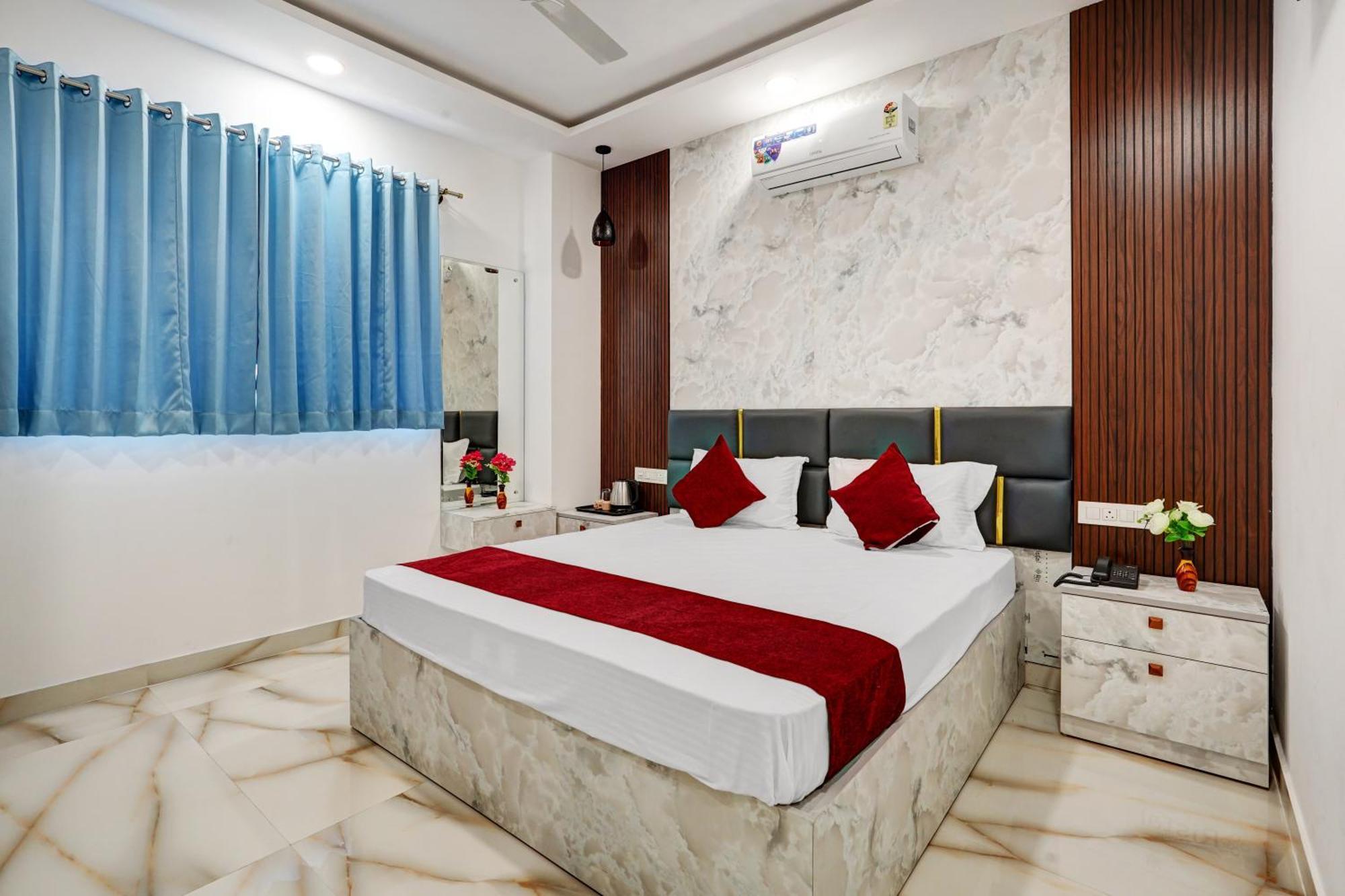 Hotel Sky Blue And