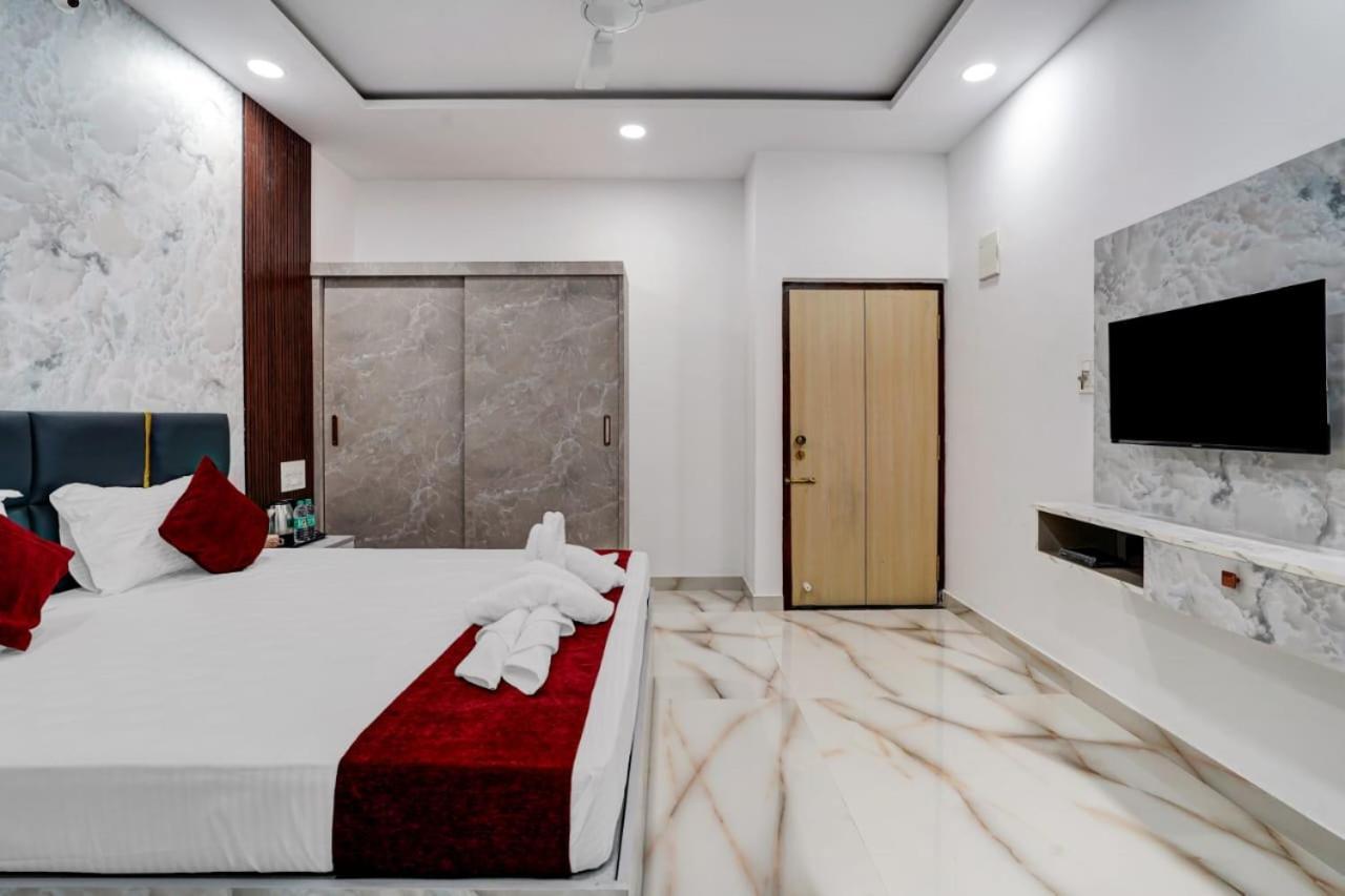 Hotel Sky Blue And