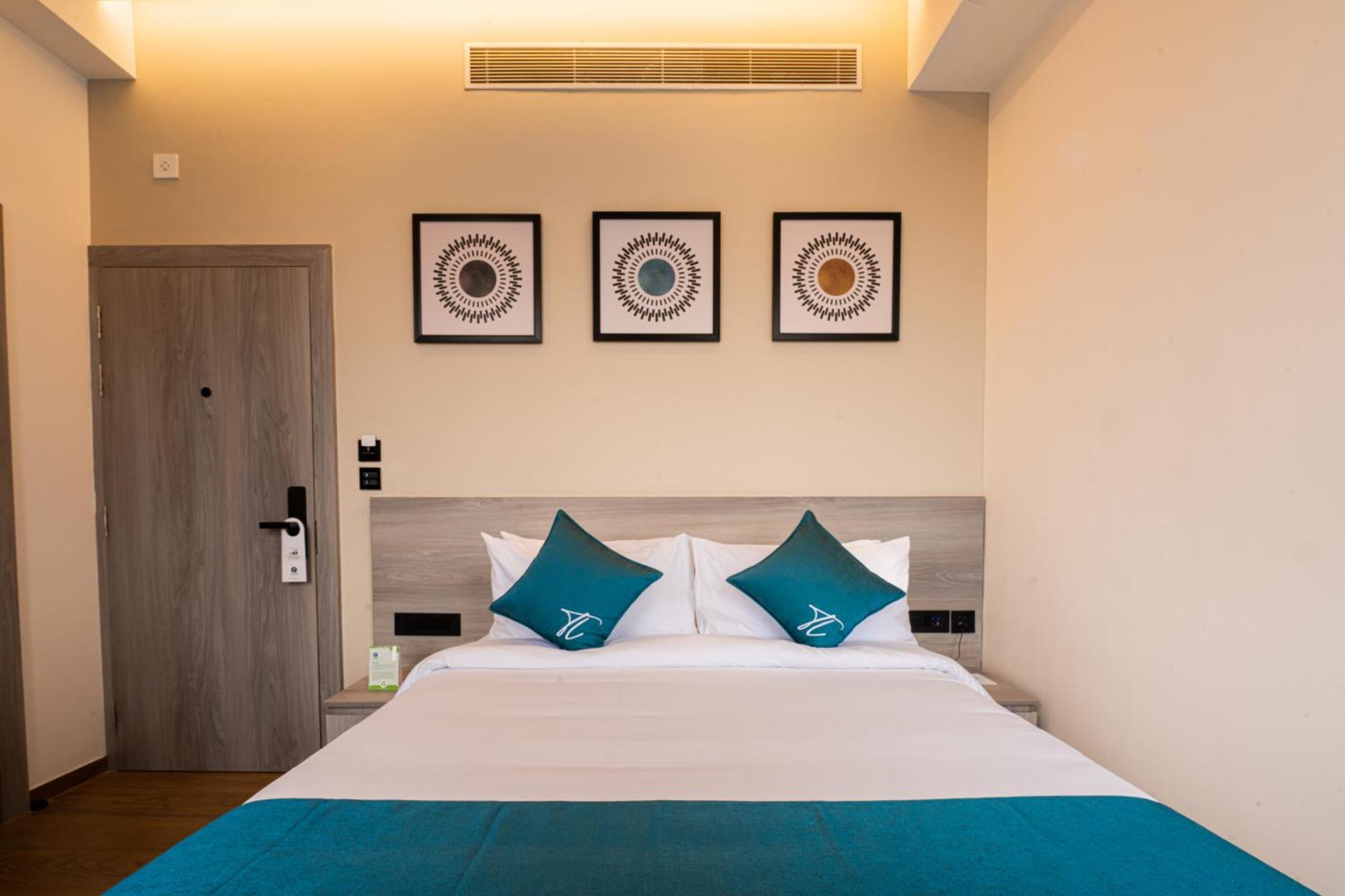 The Lofts At Point 3*