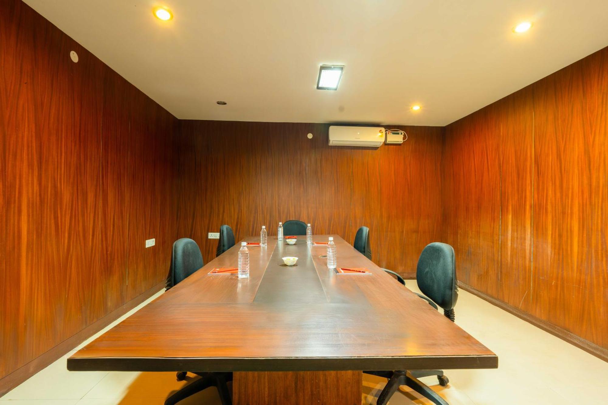 Treebo Ivory White Hotel 3*
