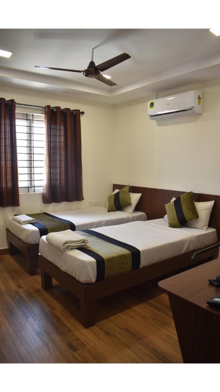 Symphony Hotel 3*