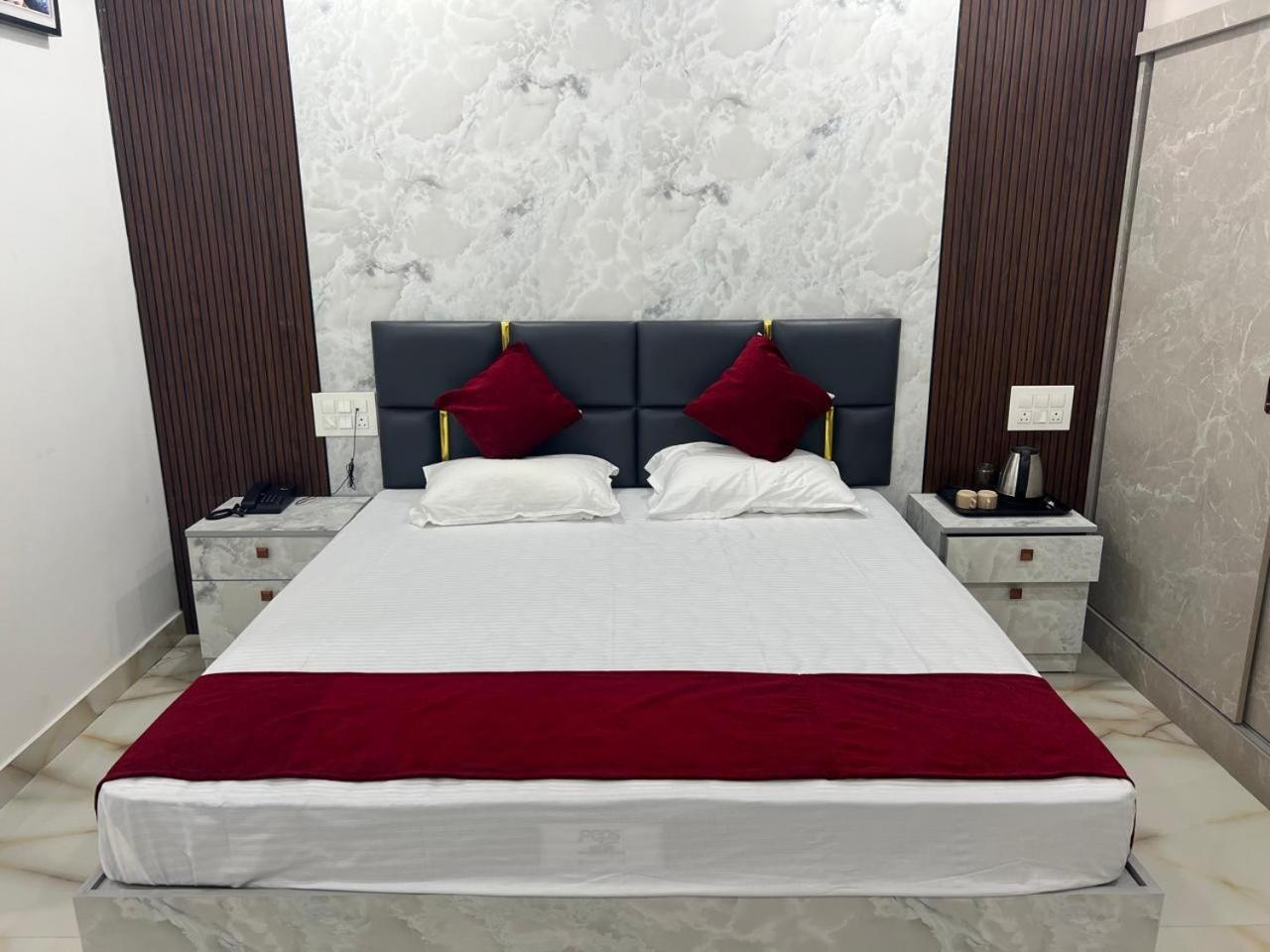 Hotel Sky Blue And