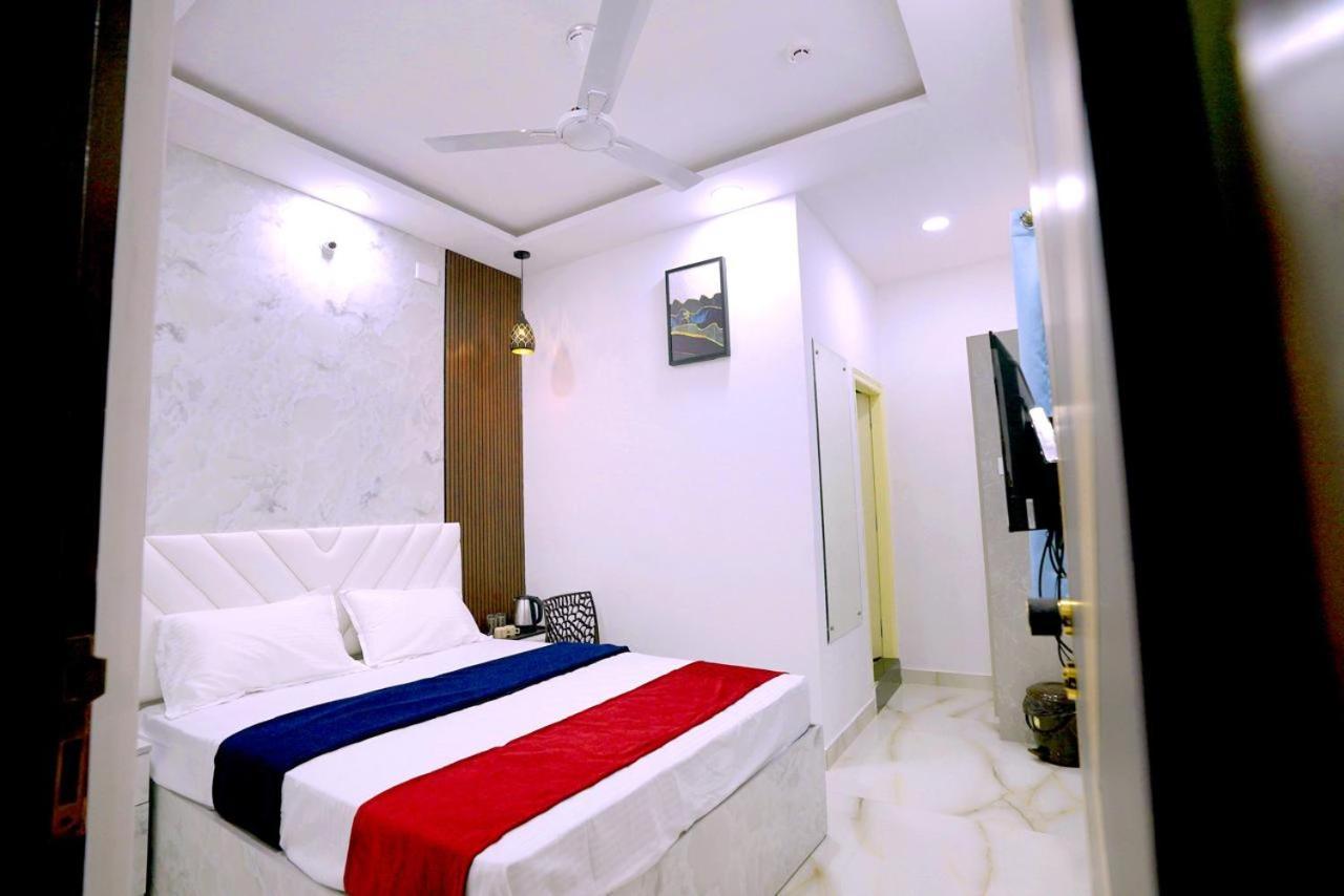 Hotel Sky Blue And Bangalore