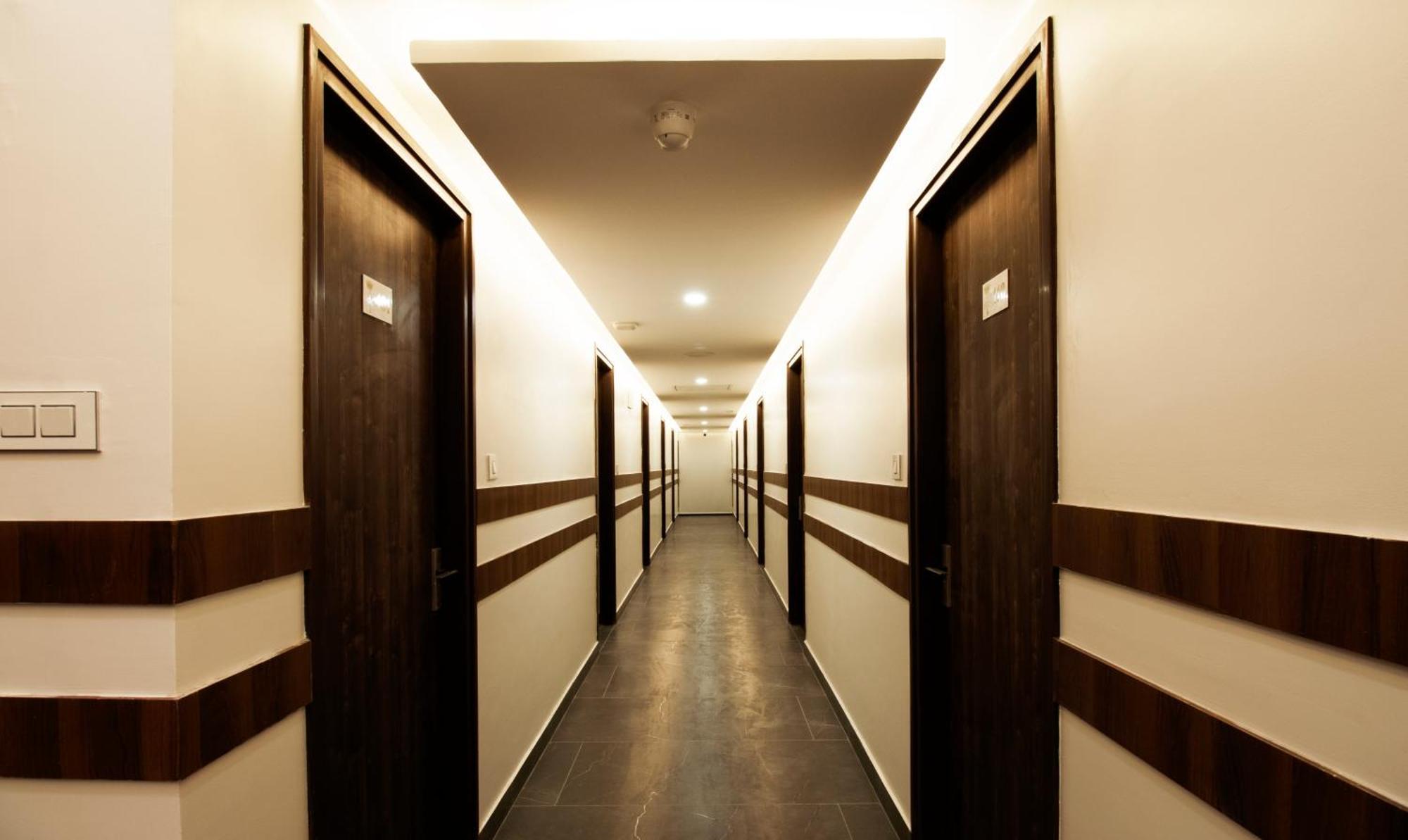 Itsy Silver Keys 3* Bangalore