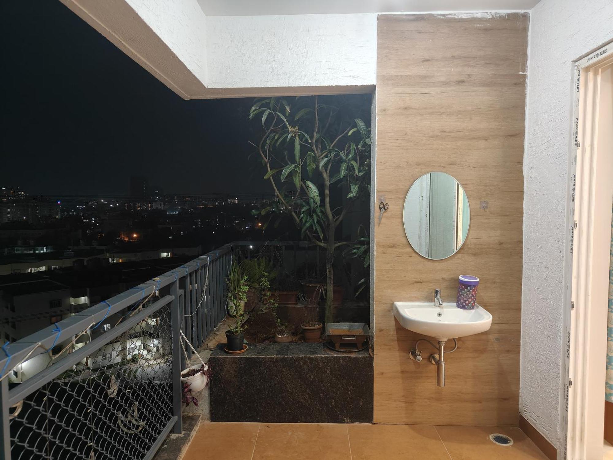 Singh's Space L Luxurious 2bhk L On Floor With Large Balcony Apartamento *