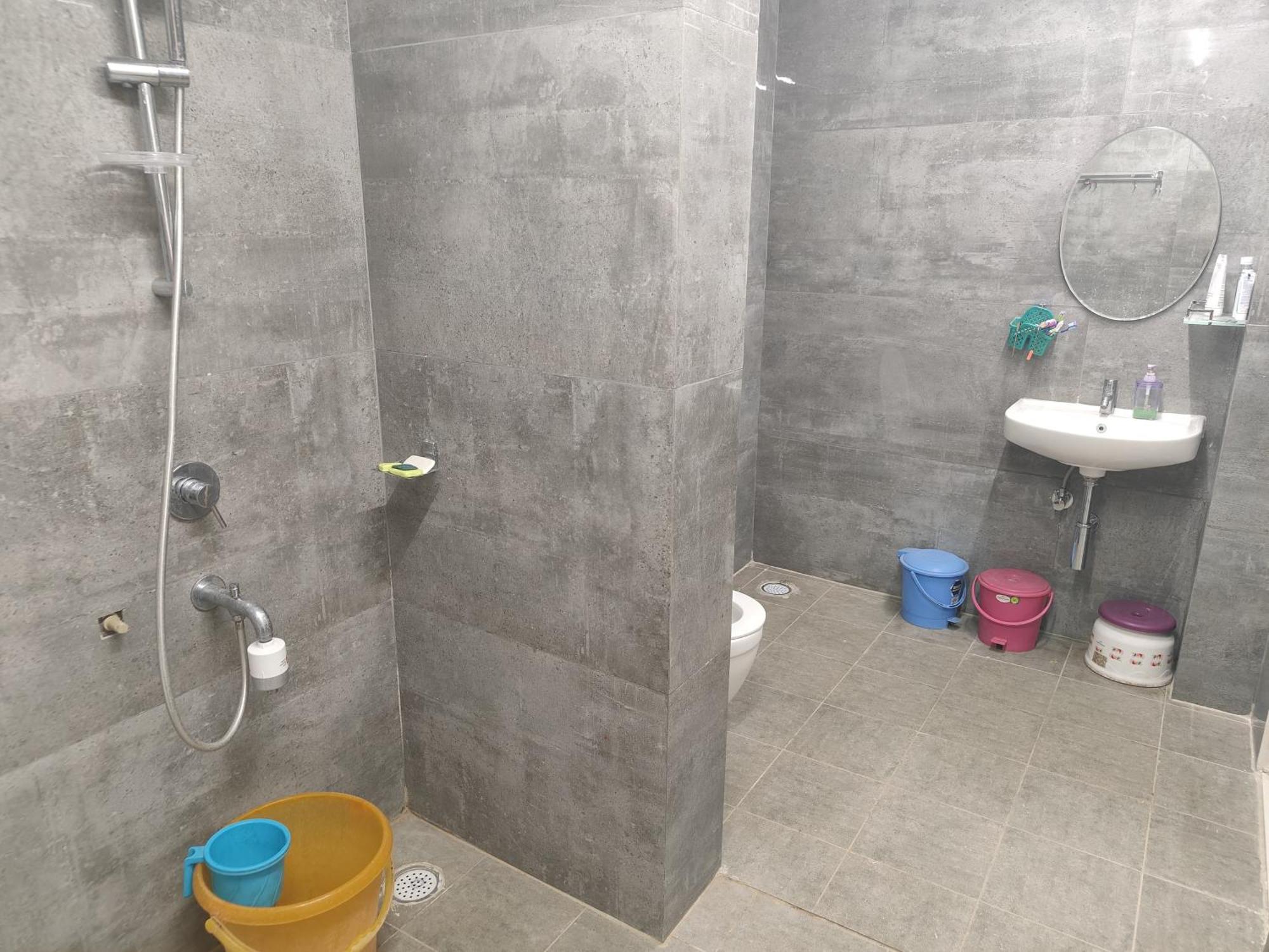 Singh's Space L Luxurious 2bhk L On Floor With Large Balcony Apartamento