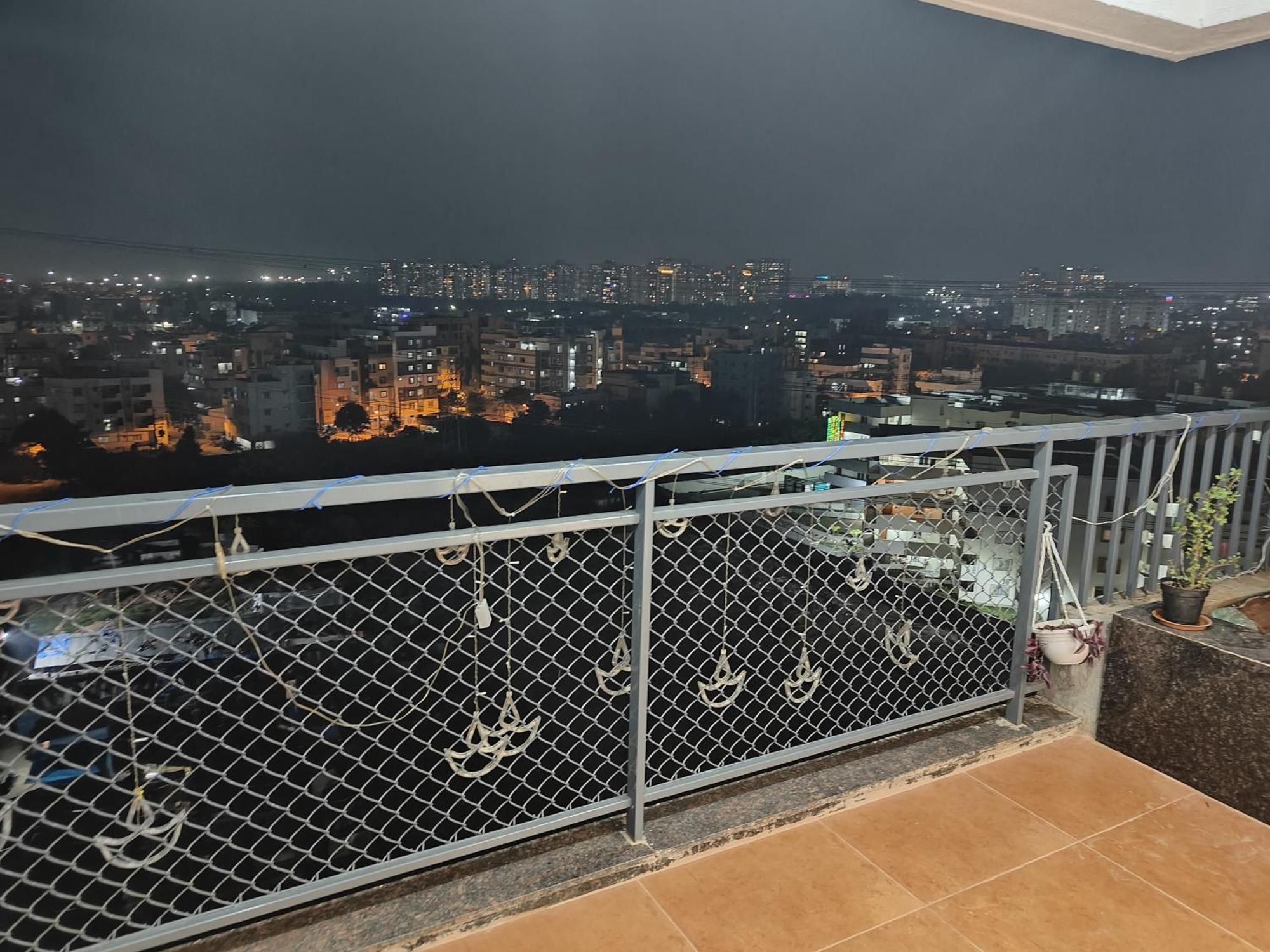 Singh's Space L Luxurious 2bhk L On Floor With Large Balcony Apartamento Bangalore