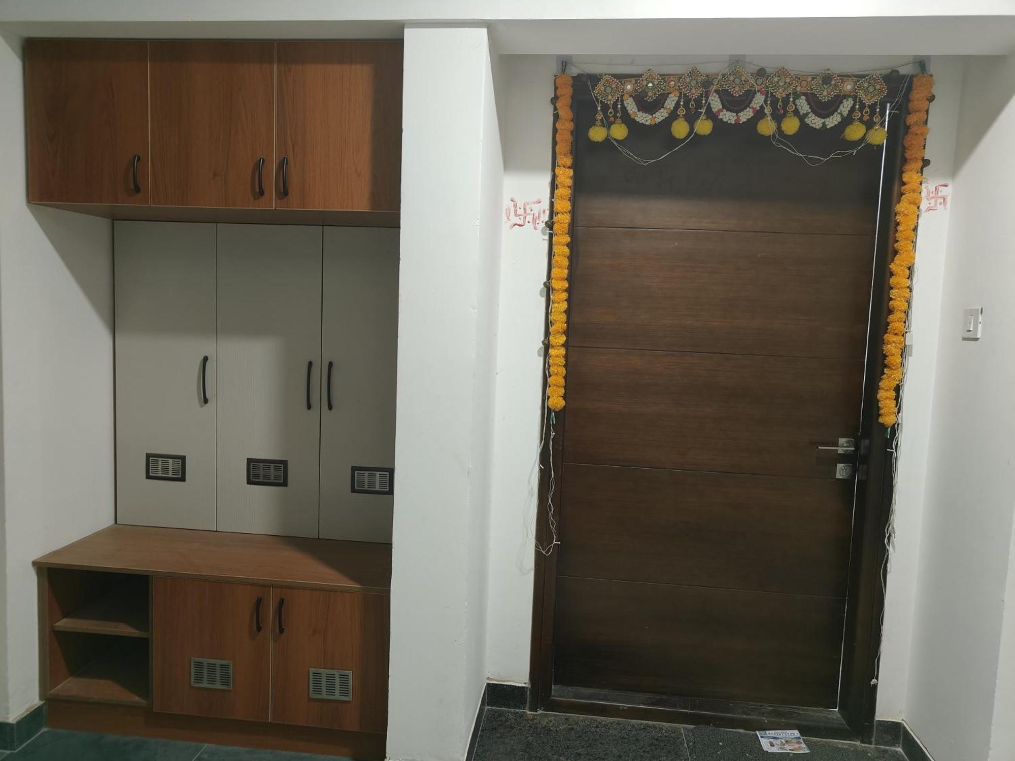 Singh's Space L Luxurious 2bhk L On Floor With Large Balcony *
